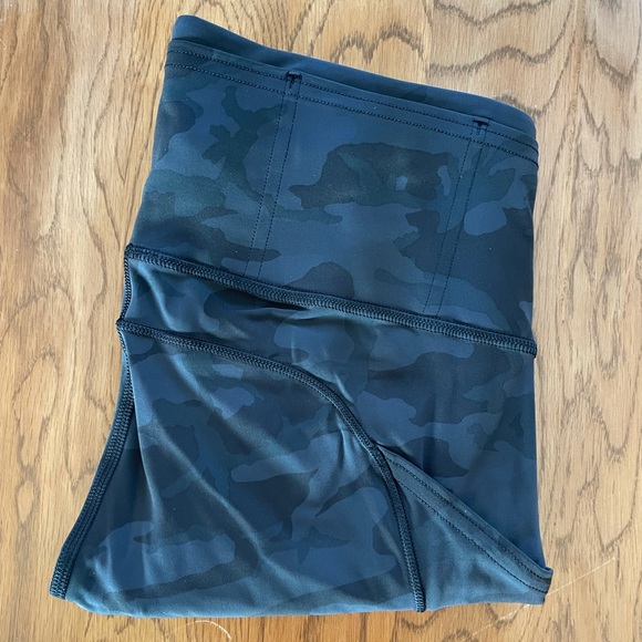 NWOT Lululemon Fast and Free Tight 25” - Picture 7 of 7